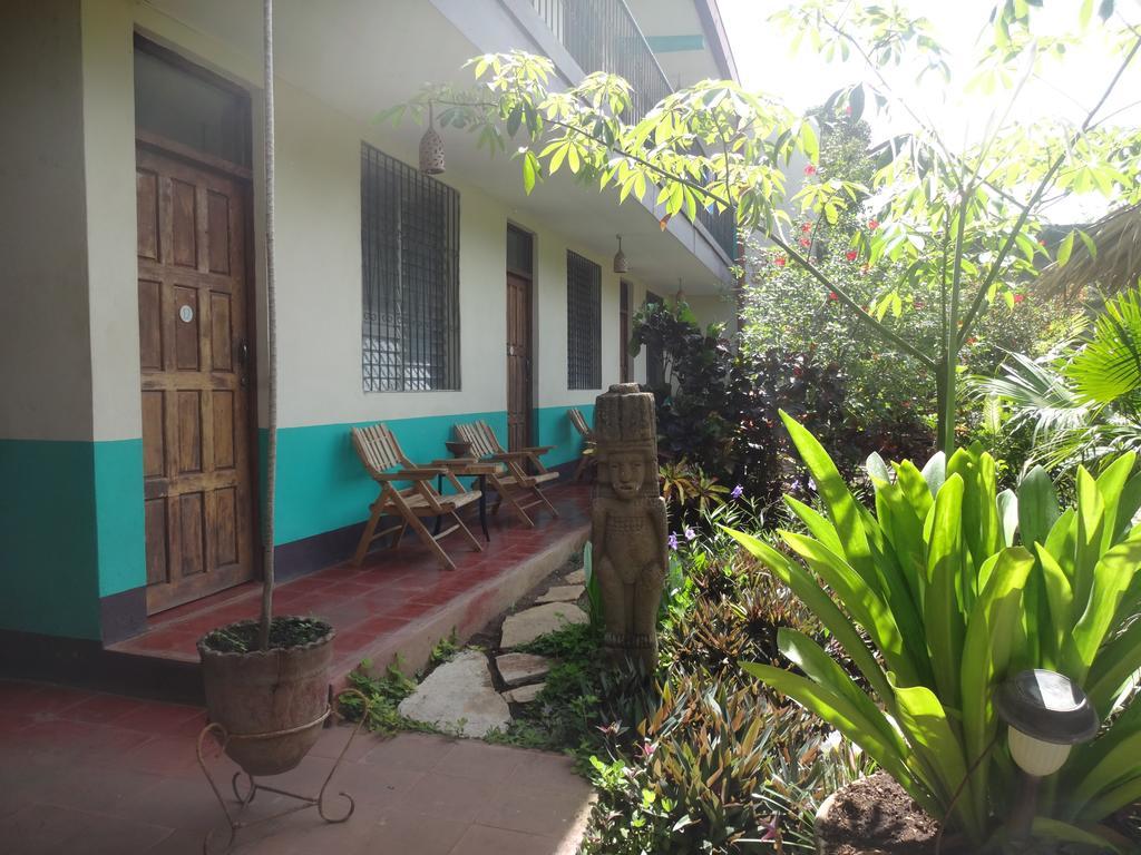 Harvest House Nicaragua Otel León Dış mekan fotoğraf
